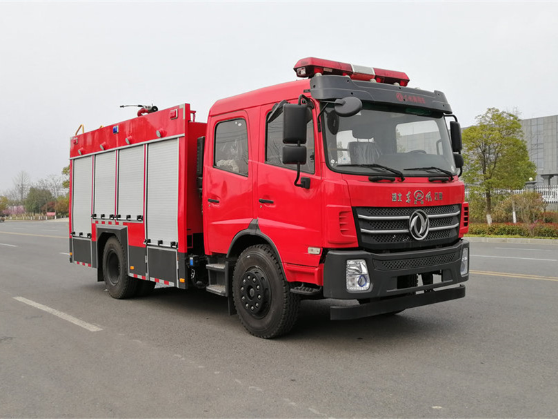 東風(fēng)5.5噸水罐消防車(chē)