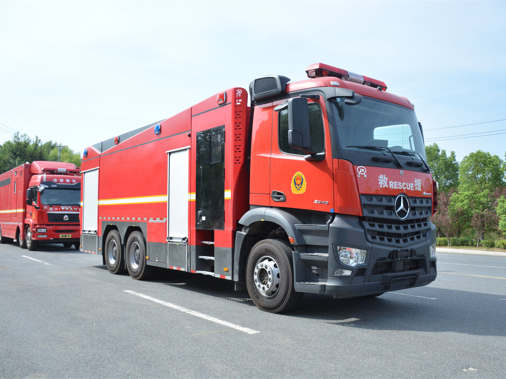 16噸奔馳泡沫消防車