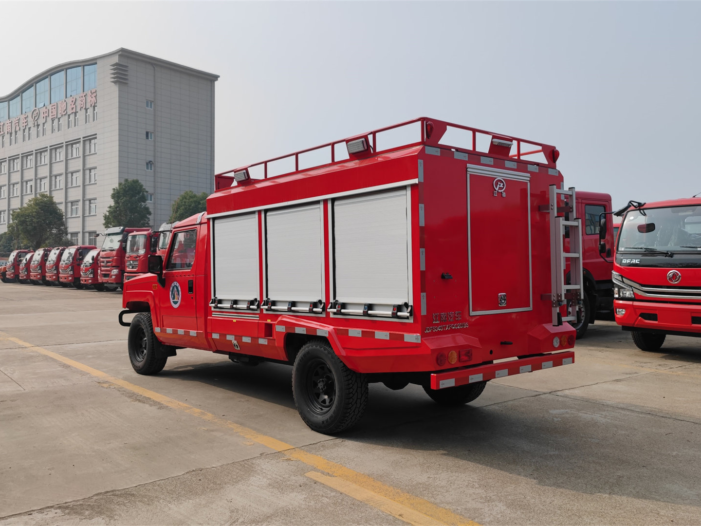 四驅(qū)勇士器材消防車